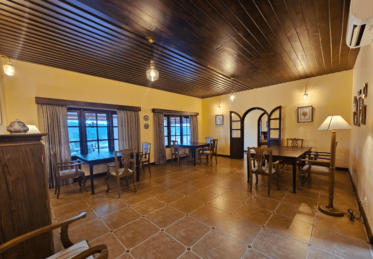 Middleton's Bungalow Dining Area